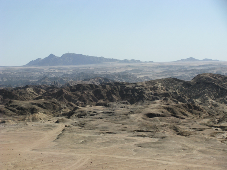 08    die mondlandschaft.jpg